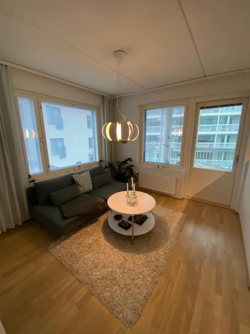 Modern Two Bedroom Apartment Near Helsinki Airport Vanda Exteriör bild
